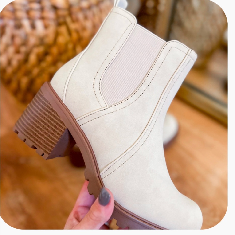 Boutique Soda Spirea boot brand new